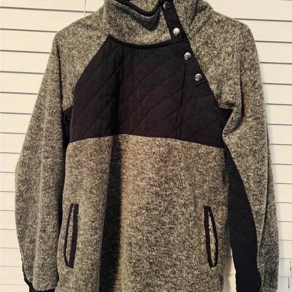 Abercrombie & Fitch Gray and Black Pullover - Picture 4 of 6